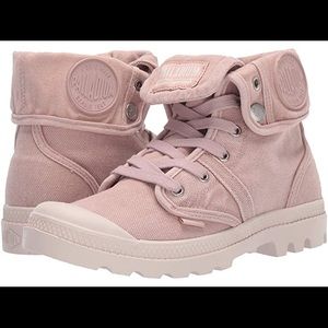 Palladium pink boots